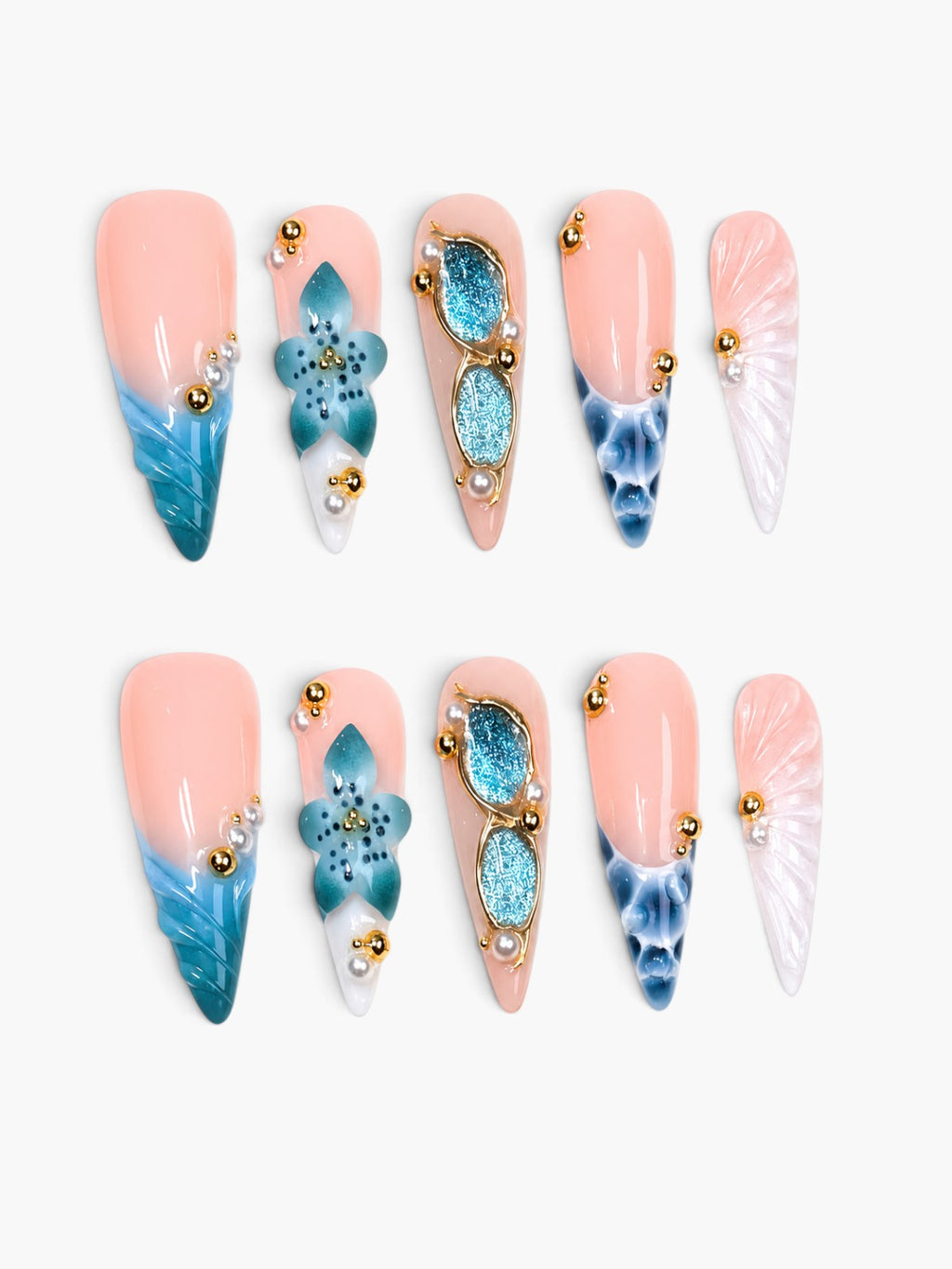 Set de 10 faux ongles Cherry Rouge Azure Shell forme stiletto avec fleurs bleues, coquillages 3D, perles et détails dorés