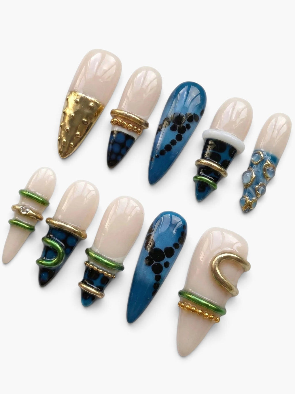 Set de 10 faux ongles Cherry Rouge Gilded Cascade en ABS, décorés de motifs dorés, bleus et verts faits main.