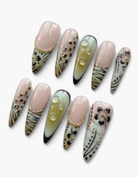 Press-on nails Cherry Rouge She’s Fancy stiletto forme longue nude vert menthe fleurs 3D et détails dorés