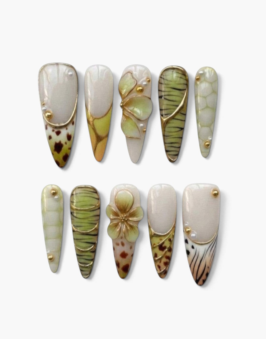 Press-on nails Cherry Rouge She’s Fancy stiletto forme longue nude vert menthe avec fleurs 3D et détails dorés